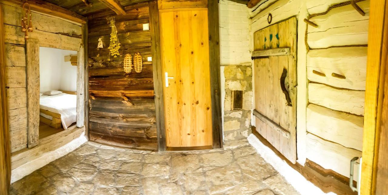Dzikie Roztocze - Stara Chata Krasnobrod Exterior photo